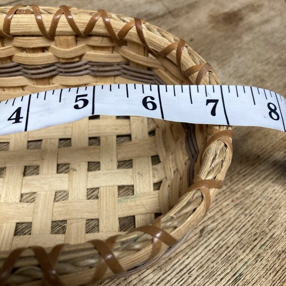 VTG Woven Basket Artisan Handmade Cottagecore Farm Rustic Decor Small Signed - Picture 9 of 10